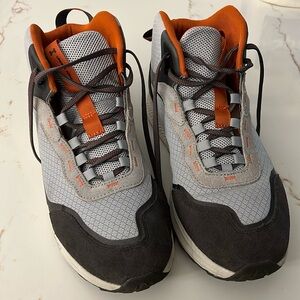 UNDER ARMOUR CHARGED BANDIT TREK MENS SHOE    SIZE13